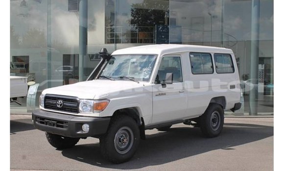 Buy Import Toyota Land Cruiser White Car in Import - Dubai in Dushanbe Buy Import Toyota Land Cruiser White Car in Import - Dubai in Dushanbe