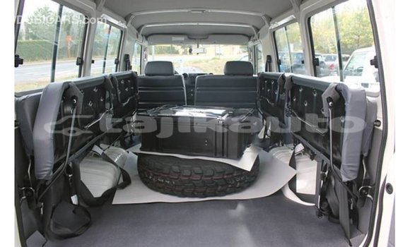 Buy Import Toyota Land Cruiser White Car in Import - Dubai in Dushanbe Buy Import Toyota Land Cruiser White Car in Import - Dubai in Dushanbe
