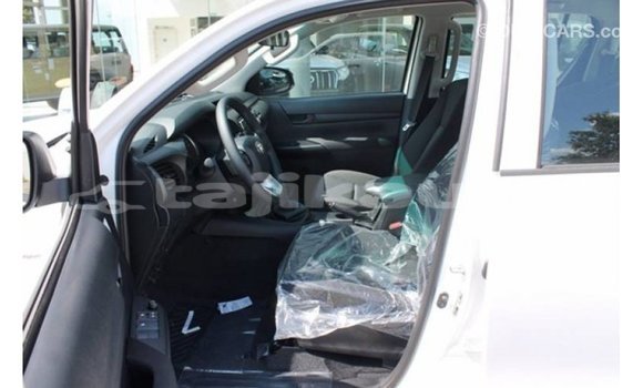 Buy Import Toyota Hilux White Car in Import - Dubai in Dushanbe Buy Import Toyota Hilux White Car in Import - Dubai in Dushanbe