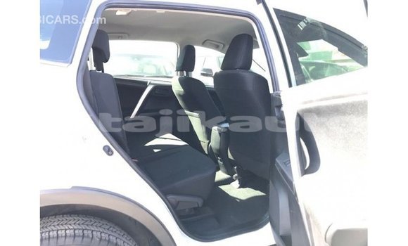 Buy Import Toyota 4Runner White Car in Import - Dubai in Dushanbe Buy Import Toyota 4Runner White Car in Import - Dubai in Dushanbe