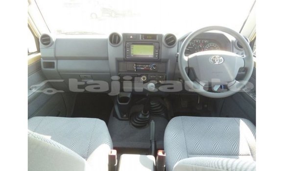 Buy Import Toyota Land Cruiser Beige Car in Import - Dubai in Dushanbe Buy Import Toyota Land Cruiser Beige Car in Import - Dubai in Dushanbe