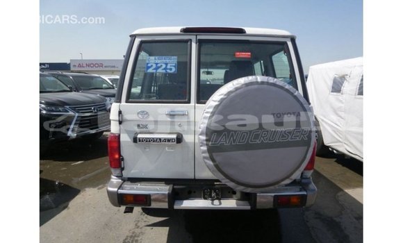 Buy Import Toyota Land Cruiser White Car in Import - Dubai in Dushanbe Buy Import Toyota Land Cruiser White Car in Import - Dubai in Dushanbe
