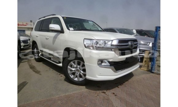 Buy Import Toyota Land Cruiser White Car in Import - Dubai in Dushanbe Buy Import Toyota Land Cruiser White Car in Import - Dubai in Dushanbe