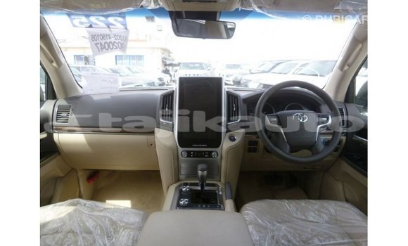 Buy Import Toyota Land Cruiser White Car in Import - Dubai in Dushanbe Buy Import Toyota Land Cruiser White Car in Import - Dubai in Dushanbe