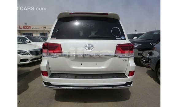 Buy Import Toyota Land Cruiser White Car in Import - Dubai in Dushanbe Buy Import Toyota Land Cruiser White Car in Import - Dubai in Dushanbe