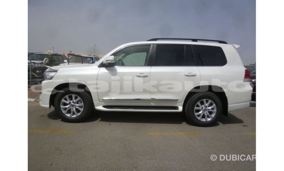 Buy Import Toyota Land Cruiser White Car in Import - Dubai in Dushanbe Buy Import Toyota Land Cruiser White Car in Import - Dubai in Dushanbe