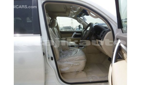 Buy Import Toyota Land Cruiser White Car in Import - Dubai in Dushanbe Buy Import Toyota Land Cruiser White Car in Import - Dubai in Dushanbe