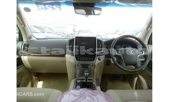 Buy Import Toyota Land Cruiser White Car in Import - Dubai in Dushanbe Buy Import Toyota Land Cruiser White Car in Import - Dubai in Dushanbe