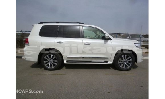Buy Import Toyota Land Cruiser White Car in Import - Dubai in Dushanbe Buy Import Toyota Land Cruiser White Car in Import - Dubai in Dushanbe