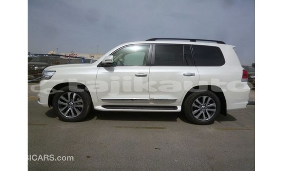 Buy Import Toyota Land Cruiser White Car in Import - Dubai in Dushanbe Buy Import Toyota Land Cruiser White Car in Import - Dubai in Dushanbe