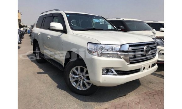 Buy Import Toyota Land Cruiser White Car in Import - Dubai in Dushanbe Buy Import Toyota Land Cruiser White Car in Import - Dubai in Dushanbe