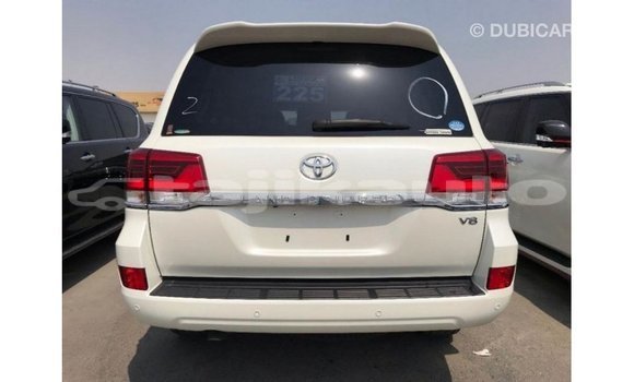 Buy Import Toyota Land Cruiser White Car in Import - Dubai in Dushanbe Buy Import Toyota Land Cruiser White Car in Import - Dubai in Dushanbe