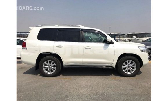 Buy Import Toyota Land Cruiser White Car in Import - Dubai in Dushanbe Buy Import Toyota Land Cruiser White Car in Import - Dubai in Dushanbe