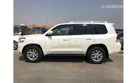 Buy Import Toyota Land Cruiser White Car in Import - Dubai in Dushanbe Buy Import Toyota Land Cruiser White Car in Import - Dubai in Dushanbe