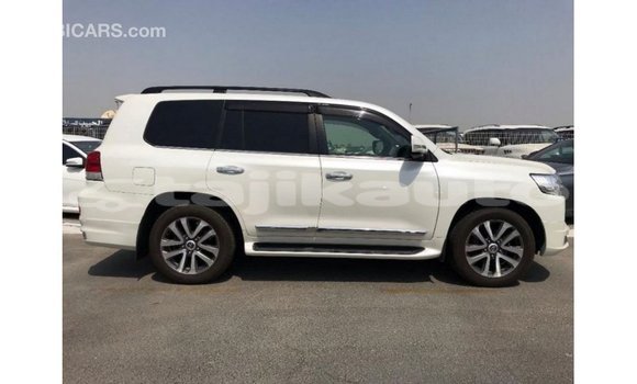 Buy Import Toyota Land Cruiser White Car in Import - Dubai in Dushanbe Buy Import Toyota Land Cruiser White Car in Import - Dubai in Dushanbe
