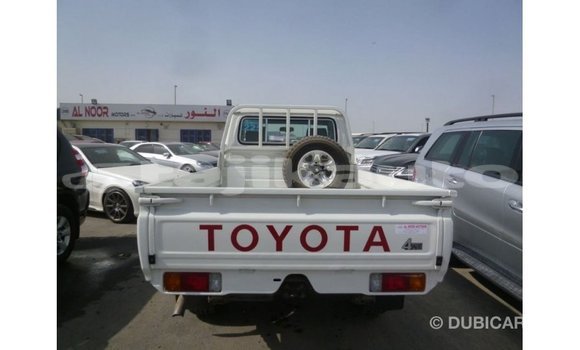 Buy Import Toyota Land Cruiser White Car in Import - Dubai in Dushanbe Buy Import Toyota Land Cruiser White Car in Import - Dubai in Dushanbe