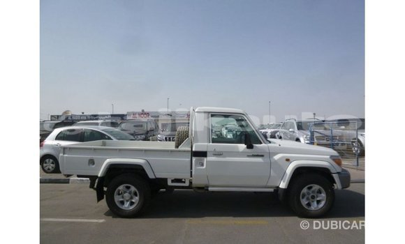 Buy Import Toyota Land Cruiser White Car in Import - Dubai in Dushanbe Buy Import Toyota Land Cruiser White Car in Import - Dubai in Dushanbe