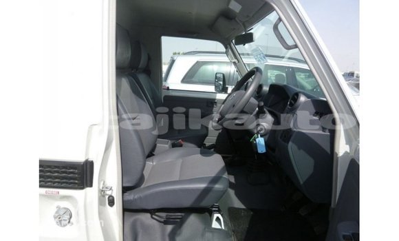 Buy Import Toyota Land Cruiser White Car in Import - Dubai in Dushanbe Buy Import Toyota Land Cruiser White Car in Import - Dubai in Dushanbe