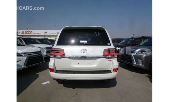 Buy Import Toyota Land Cruiser White Car in Import - Dubai in Dushanbe Buy Import Toyota Land Cruiser White Car in Import - Dubai in Dushanbe