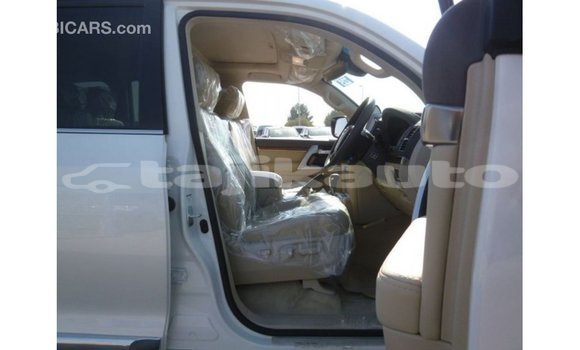 Buy Import Toyota Land Cruiser White Car in Import - Dubai in Dushanbe Buy Import Toyota Land Cruiser White Car in Import - Dubai in Dushanbe