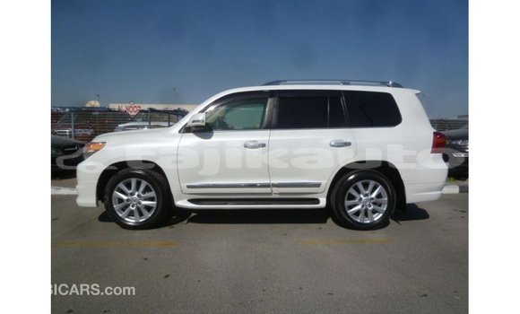 Buy Import Toyota Land Cruiser White Car in Import - Dubai in Dushanbe Buy Import Toyota Land Cruiser White Car in Import - Dubai in Dushanbe