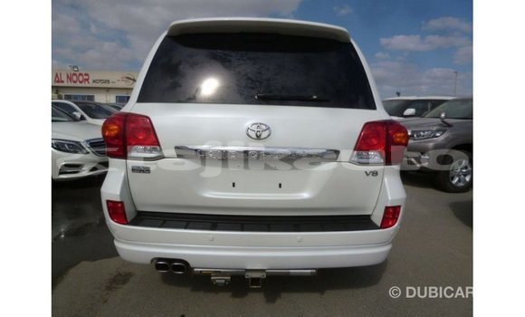 Buy Import Toyota Land Cruiser White Car in Import - Dubai in Dushanbe Buy Import Toyota Land Cruiser White Car in Import - Dubai in Dushanbe
