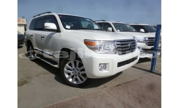 Buy Import Toyota Land Cruiser White Car in Import - Dubai in Dushanbe Buy Import Toyota Land Cruiser White Car in Import - Dubai in Dushanbe
