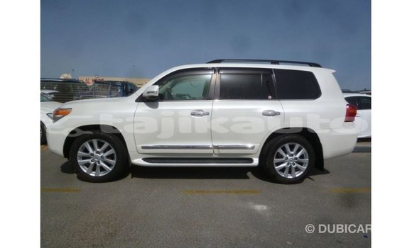 Buy Import Toyota Land Cruiser White Car in Import - Dubai in Dushanbe Buy Import Toyota Land Cruiser White Car in Import - Dubai in Dushanbe