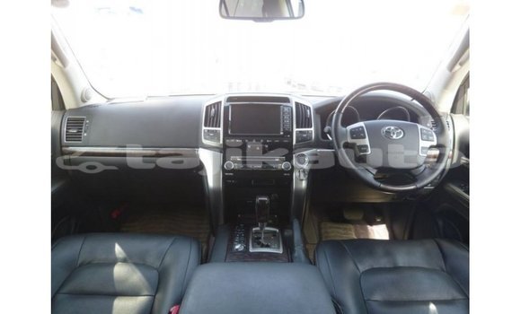 Buy Import Toyota Land Cruiser White Car in Import - Dubai in Dushanbe Buy Import Toyota Land Cruiser White Car in Import - Dubai in Dushanbe