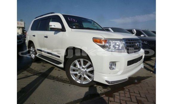 Buy Import Toyota Land Cruiser White Car in Import - Dubai in Dushanbe Buy Import Toyota Land Cruiser White Car in Import - Dubai in Dushanbe