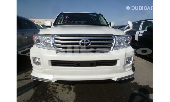 Buy Import Toyota Land Cruiser White Car in Import - Dubai in Dushanbe Buy Import Toyota Land Cruiser White Car in Import - Dubai in Dushanbe