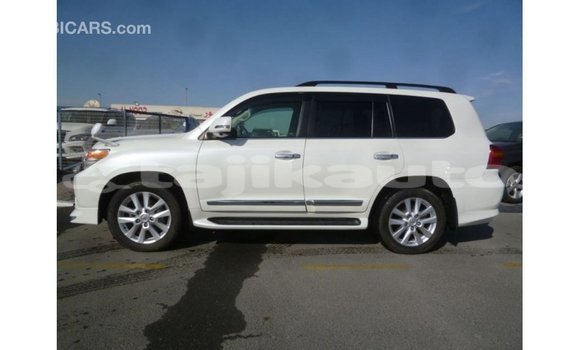 Buy Import Toyota Land Cruiser White Car in Import - Dubai in Dushanbe Buy Import Toyota Land Cruiser White Car in Import - Dubai in Dushanbe