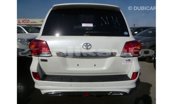 Buy Import Toyota Land Cruiser White Car in Import - Dubai in Dushanbe Buy Import Toyota Land Cruiser White Car in Import - Dubai in Dushanbe