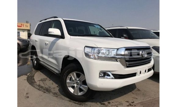 Buy Import Toyota Land Cruiser White Car in Import - Dubai in Dushanbe Buy Import Toyota Land Cruiser White Car in Import - Dubai in Dushanbe