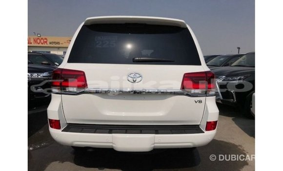 Buy Import Toyota Land Cruiser White Car in Import - Dubai in Dushanbe Buy Import Toyota Land Cruiser White Car in Import - Dubai in Dushanbe