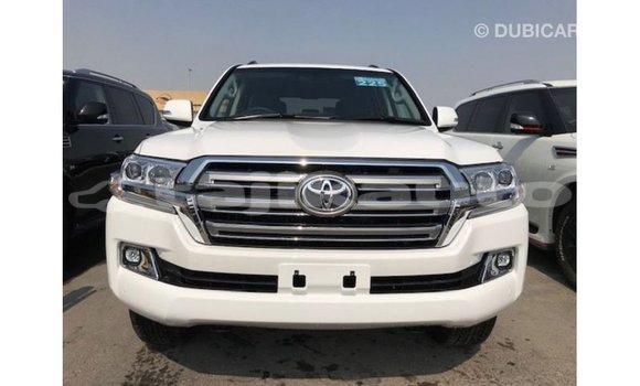 Buy Import Toyota Land Cruiser White Car in Import - Dubai in Dushanbe Buy Import Toyota Land Cruiser White Car in Import - Dubai in Dushanbe