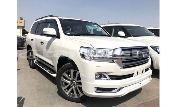 Buy Import Toyota Land Cruiser White Car in Import - Dubai in Dushanbe Buy Import Toyota Land Cruiser White Car in Import - Dubai in Dushanbe