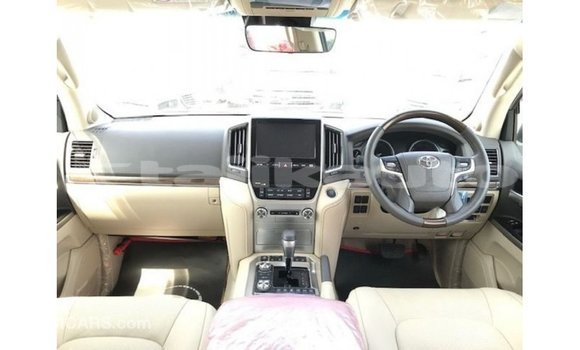 Buy Import Toyota Land Cruiser White Car in Import - Dubai in Dushanbe Buy Import Toyota Land Cruiser White Car in Import - Dubai in Dushanbe