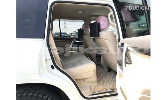 Buy Import Toyota Land Cruiser White Car in Import - Dubai in Dushanbe Buy Import Toyota Land Cruiser White Car in Import - Dubai in Dushanbe