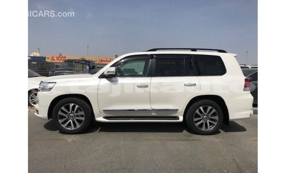 Buy Import Toyota Land Cruiser White Car in Import - Dubai in Dushanbe Buy Import Toyota Land Cruiser White Car in Import - Dubai in Dushanbe