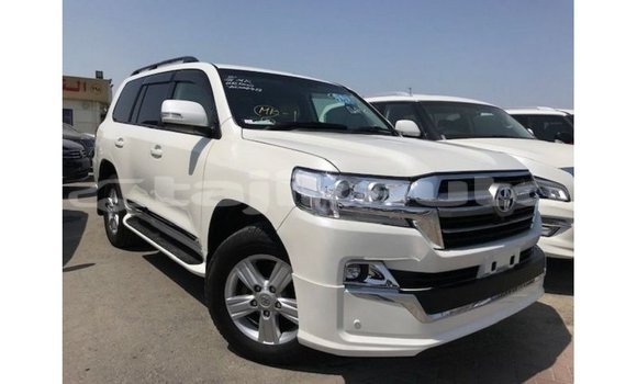 Buy Import Toyota Land Cruiser White Car in Import - Dubai in Dushanbe Buy Import Toyota Land Cruiser White Car in Import - Dubai in Dushanbe