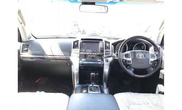 Buy Import Toyota Land Cruiser White Car in Import - Dubai in Dushanbe Buy Import Toyota Land Cruiser White Car in Import - Dubai in Dushanbe