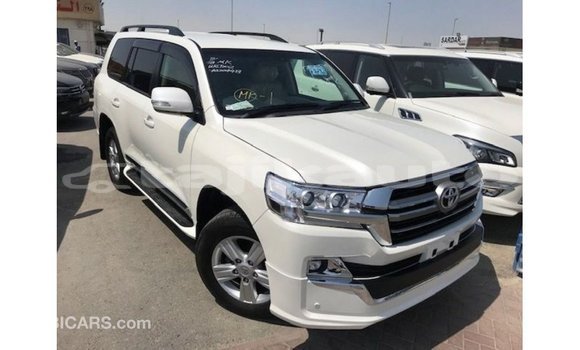 Buy Import Toyota Land Cruiser White Car in Import - Dubai in Dushanbe Buy Import Toyota Land Cruiser White Car in Import - Dubai in Dushanbe