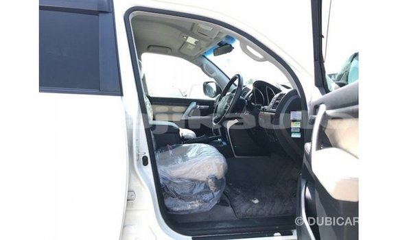 Buy Import Toyota Land Cruiser White Car in Import - Dubai in Dushanbe Buy Import Toyota Land Cruiser White Car in Import - Dubai in Dushanbe