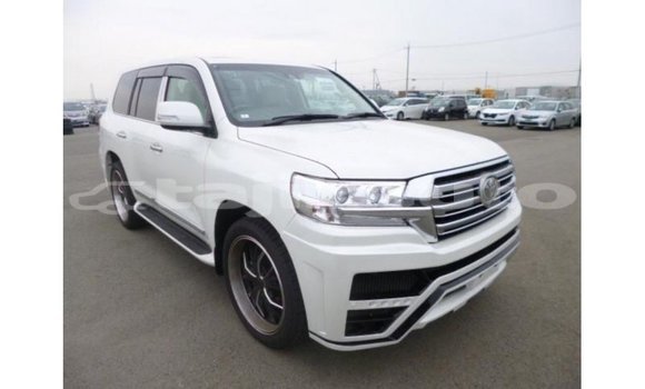 Buy Import Toyota Land Cruiser White Car in Import - Dubai in Dushanbe Buy Import Toyota Land Cruiser White Car in Import - Dubai in Dushanbe