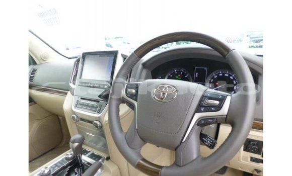 Buy Import Toyota Land Cruiser White Car in Import - Dubai in Dushanbe Buy Import Toyota Land Cruiser White Car in Import - Dubai in Dushanbe