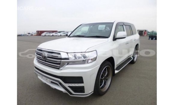 Buy Import Toyota Land Cruiser White Car in Import - Dubai in Dushanbe Buy Import Toyota Land Cruiser White Car in Import - Dubai in Dushanbe