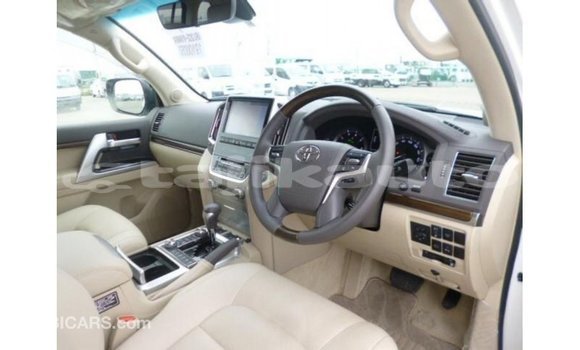Buy Import Toyota Land Cruiser White Car in Import - Dubai in Dushanbe Buy Import Toyota Land Cruiser White Car in Import - Dubai in Dushanbe