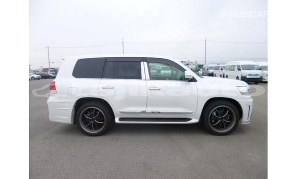 Buy Import Toyota Land Cruiser White Car in Import - Dubai in Dushanbe Buy Import Toyota Land Cruiser White Car in Import - Dubai in Dushanbe