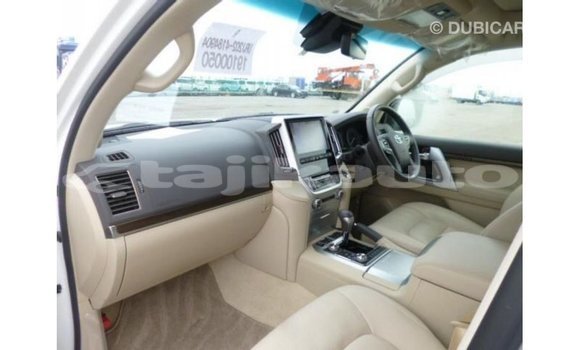 Buy Import Toyota Land Cruiser White Car in Import - Dubai in Dushanbe Buy Import Toyota Land Cruiser White Car in Import - Dubai in Dushanbe